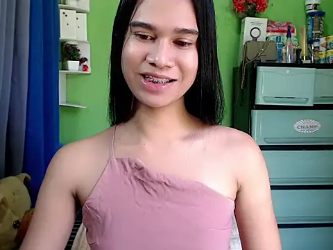 Snapshot of urseductivebarbie_xx chatting on 04/26/26, 03:37 urseductivebarbie xx online show from 04/26/26, 03:37