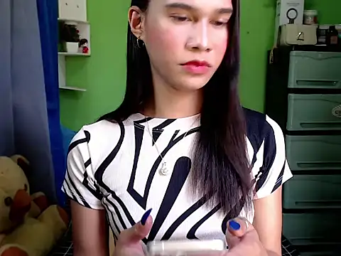 Snapshot of urseductivebarbie_xx chatting on 03/28/26, 02:56 urseductivebarbie xx online show from 03/28/26, 02:56