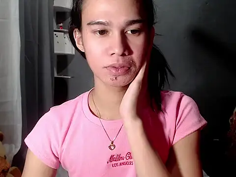 urseductivebarbie xx online show from 12/19/25, 04:53