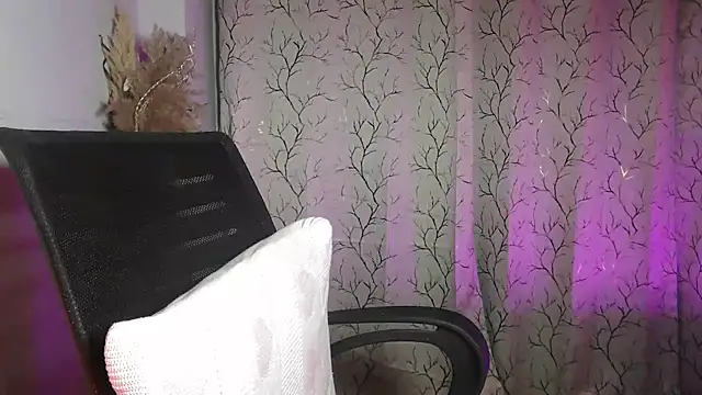 GlamorousQueen online show from 03/11/26, 01:49