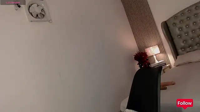 your half woman online show from 04/16/26, 09:39