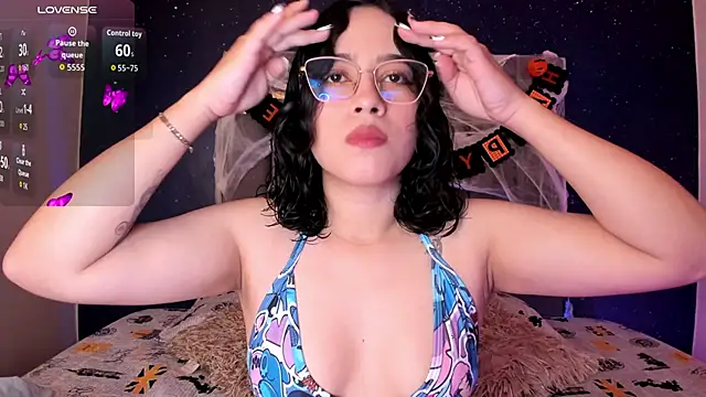 SweetAnya01 online show from 10/10/25, 04:13