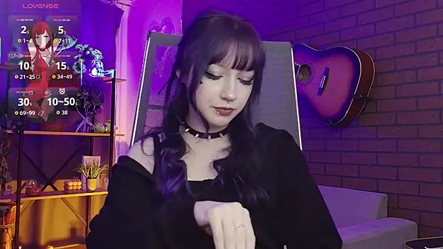 LiliLuna online show from 12/21/25, 01:02