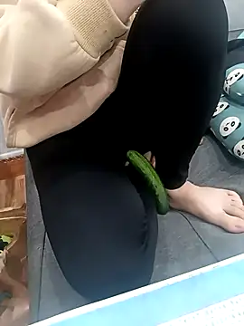 MinhChauXXX19 online show from 12/01/25, 03:02