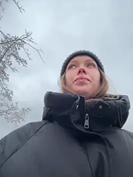 Snapshot of ElliRose chatting on 10/29/25, 05:28 ElliRose online show from 10/29/25, 05:28