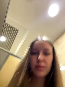 Snapshot of ElliRose chatting on 11/07/25, 04:50 ElliRose online show from 11/07/25, 04:50