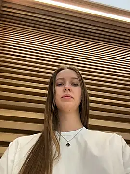 Snapshot of ElliRose chatting on 12/16/25, 05:44 ElliRose online show from 12/16/25, 05:44