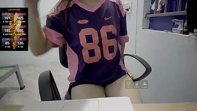 Snapshot of _Sara_768 chatting on 09/10/25, 02:10 Sara 768 online show from 09/10/25, 02:10