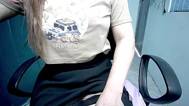 Snapshot of _Sara_768 chatting on 11/26/25, 04:23 Sara 768 online show from 11/26/25, 04:23