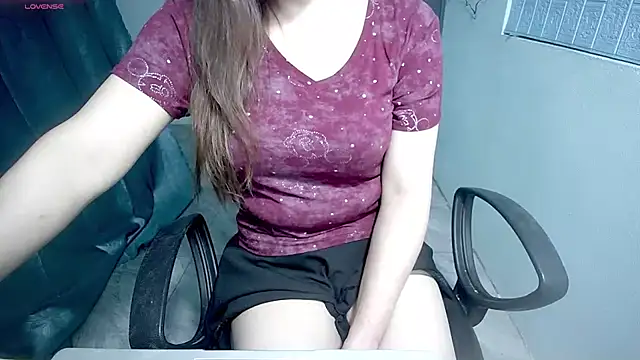 Snapshot of _Sara_768 chatting on 11/02/25, 09:09 Sara 768 online show from 11/02/25, 09:09