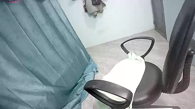 Snapshot of _Sara_768 chatting on 11/09/25, 10:08 Sara 768 online show from 11/09/25, 10:08