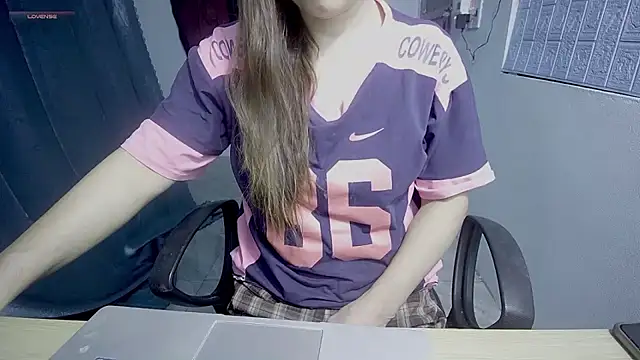 Snapshot of _Sara_768 chatting on 10/25/25, 07:58 Sara 768 online show from 10/25/25, 07:58