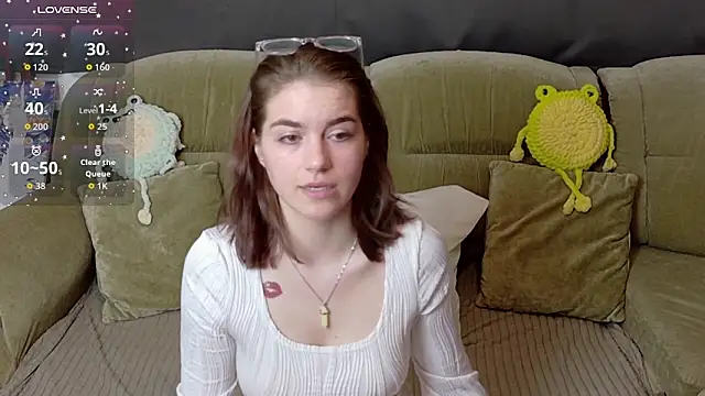 Snapshot of ElzaBlis chatting on 04/12/26, 02:42 ElzaBlis online show from 04/12/26, 02:42