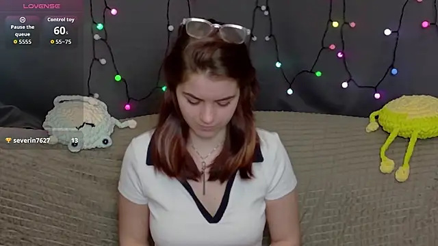 ElzaBlis online show from 12/17/25, 02:55