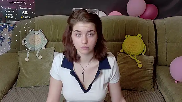 Snapshot of ElzaBlis chatting on 03/04/26, 01:08 ElzaBlis online show from 03/04/26, 01:08