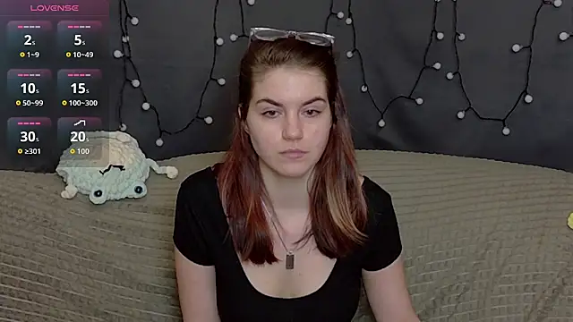 ElzaBlis online show from 12/22/25, 04:51