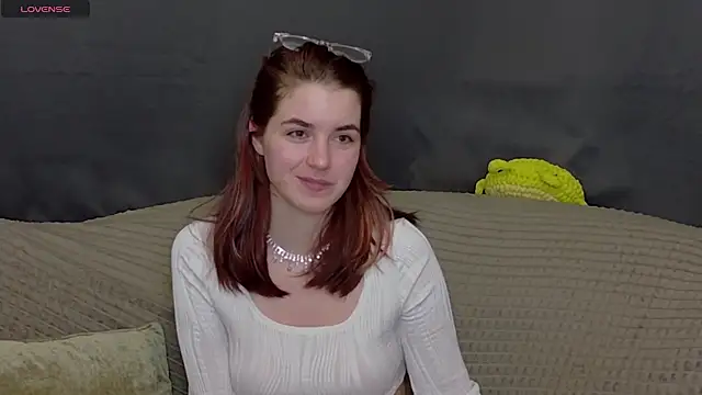 ElzaBlis online show from 11/17/25, 05:06