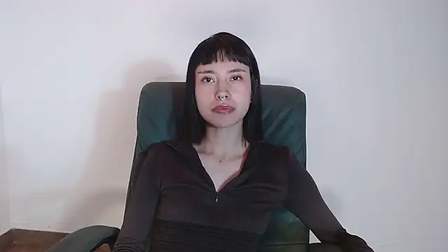 Snapshot of _mavis2 chatting on 10/06/25, 08:53 mavis2 online show from 10/06/25, 08:53
