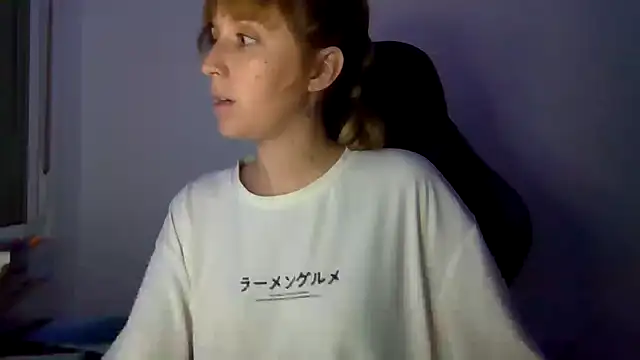 Snapshot of violetofsecret chatting on 10/10/25, 08:48 violetofsecret online show from 10/10/25, 08:48