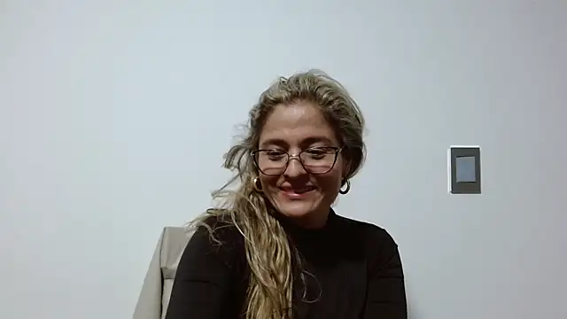 Snapshot of linda-mature43 chatting on 09/20/25, 11:10 linda-mature43 online show from 09/20/25, 11:10