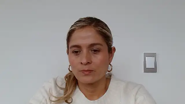 Snapshot of linda-mature43 chatting on 09/23/25, 03:41 linda-mature43 online show from 09/23/25, 03:41