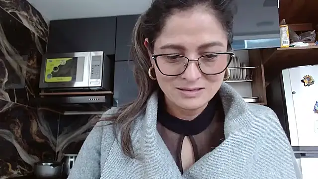 Snapshot of linda-mature43 chatting on 09/09/25, 02:59 linda-mature43 online show from 09/09/25, 02:59