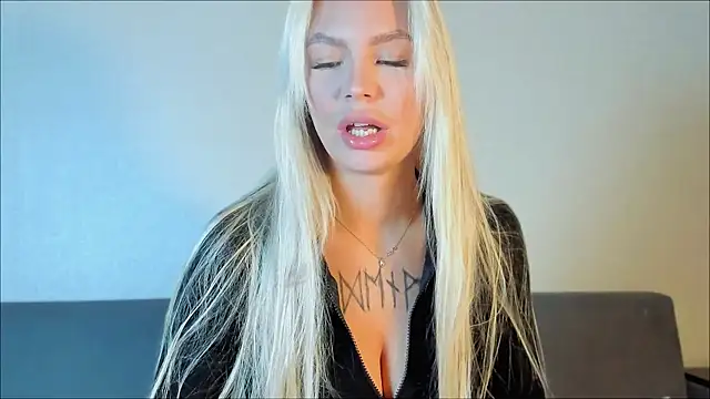 Eva Re online show from 10/07/25, 06:14