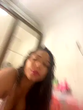 jhennyfer online show from 12/03/25, 05:52