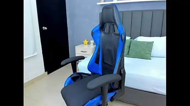 anagil  online show from 10/23/25, 01:21