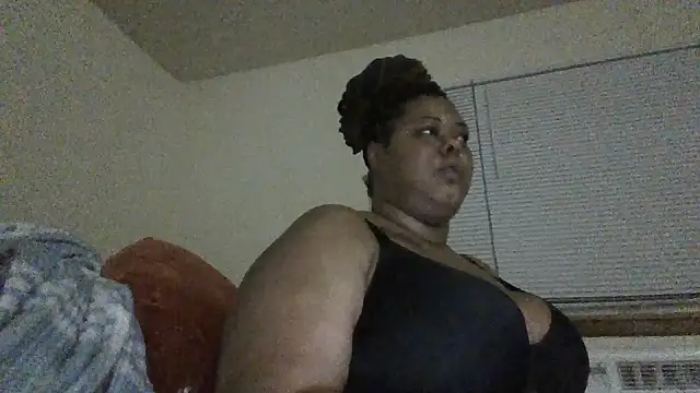 TharealBunn online show from 05/05/26, 08:06