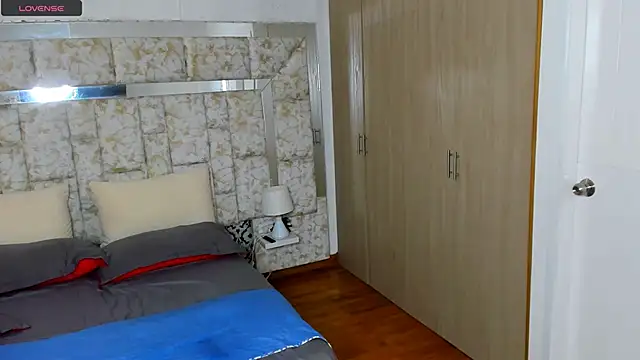 Snapshot of markustheroy333 chatting on 11/18/25, 11:35 markustheroy333 online show from 11/18/25, 11:35