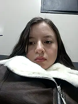 Snapshot of VioletaNova chatting on 05/13/26, 10:33 VioletaNova online show from 05/13/26, 10:33