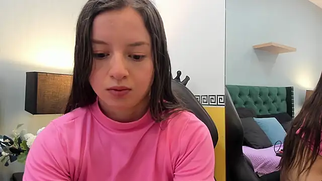 VioletaNova online show from 06/22/26, 12:02