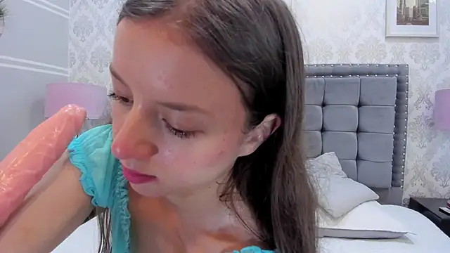 VioletaNova online show from 10/24/25, 12:37