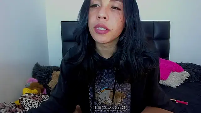 Snapshot of Adrianna_Arias chatting on 11/24/25, 01:27 Adrianna Arias online show from 11/24/25, 01:27