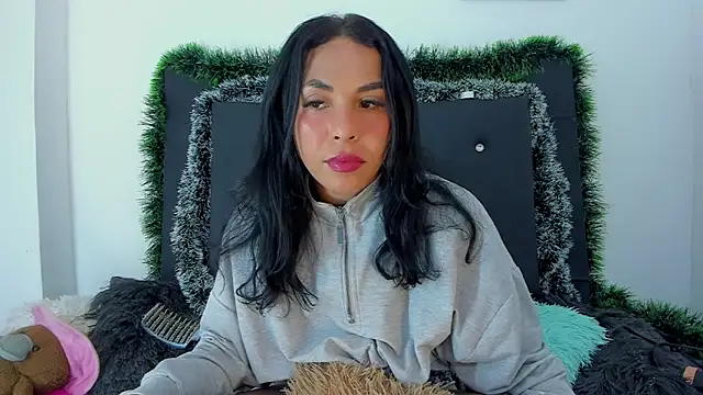 Snapshot of Adrianna_Arias chatting on 12/20/25, 11:02 Adrianna Arias online show from 12/20/25, 11:02