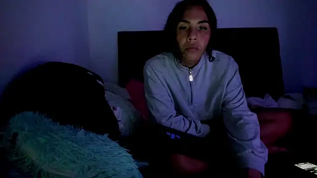 Snapshot of Adrianna_Arias chatting on 11/19/25, 05:29 Adrianna Arias online show from 11/19/25, 05:29