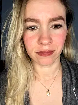 Snapshot of BritgetPsychol chatting on 10/24/25, 02:43 BritgetPsychol online show from 10/24/25, 02:43