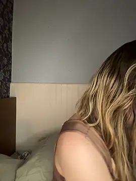 Snapshot of BritgetPsychol chatting on 09/19/25, 01:42 BritgetPsychol online show from 09/19/25, 01:42