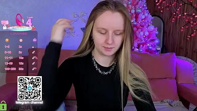 Snapshot of Rina_Panic chatting on 01/17/26, 01:09 Rina Panic online show from 01/17/26, 01:09