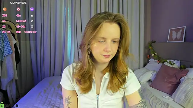 Snapshot of Rina_Panic chatting on 05/15/26, 01:03 Rina Panic online show from 05/15/26, 01:03