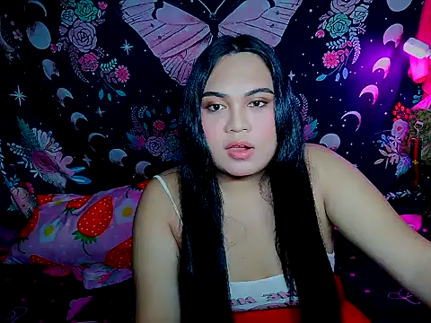 Snapshot of YourThicc_bella chatting on 05/17/26, 11:21 YourThicc bella online show from 05/17/26, 11:21