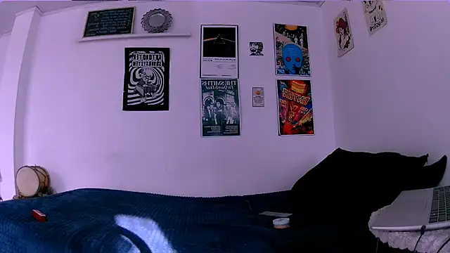 plutonbluemooon333 online show from 04/08/26, 09:27