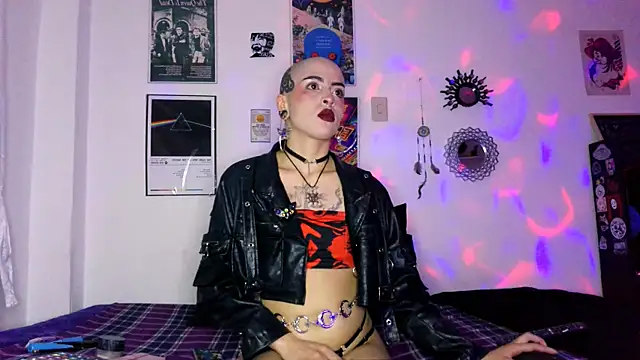 plutonbluemooon333 online show from 09/27/25, 12:06