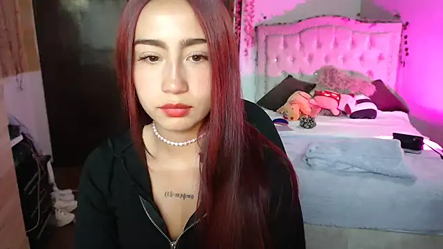 Snapshot of evali16 chatting on 11/25/25, 10:32 evali16 online show from 11/25/25, 10:32