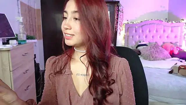 Snapshot of evali16 chatting on 11/21/25, 08:30 evali16 online show from 11/21/25, 08:30