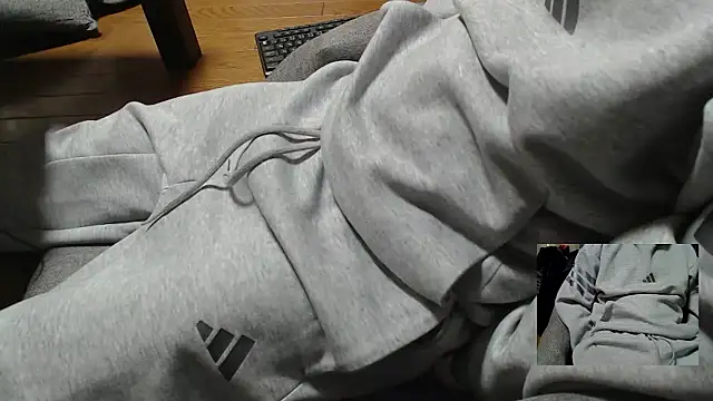 Yasu2000 online show from 12/21/25, 01:30