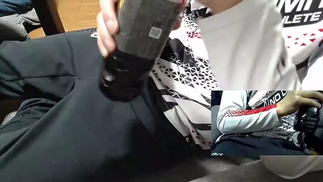 Snapshot of Yasu2000 chatting on 02/22/26, 12:07 Yasu2000 online show from 02/22/26, 12:07