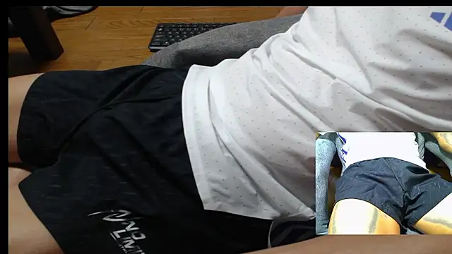 Snapshot of Yasu2000 chatting on 07/19/26, 12:08 Yasu2000 online show from 07/19/26, 12:08