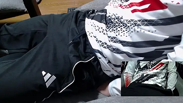 Yasu2000 online show from 12/01/25, 07:20